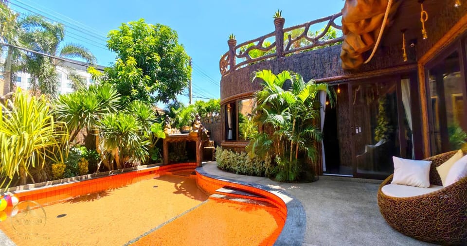 Property building, Swimming pool, sunbed, sunbed