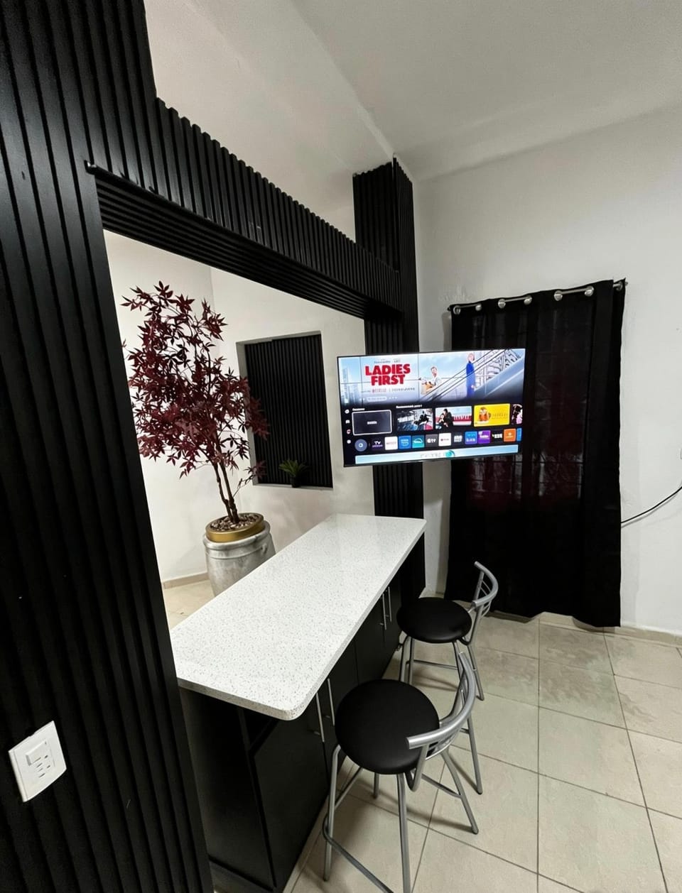 Deluxe noir Loft cerca de parque fundidora House in Monterrey