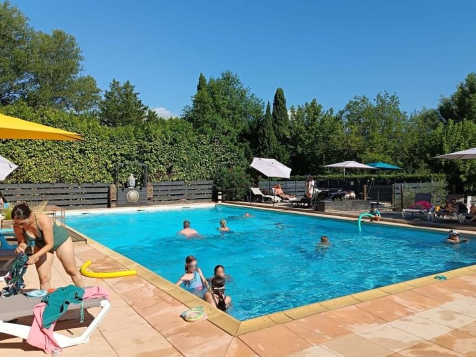 Chalet clim, TV - 2 pers. - API-1-52-2795 Campground/ 
RV Resort in Provence-Alpes-Côte d'Azur