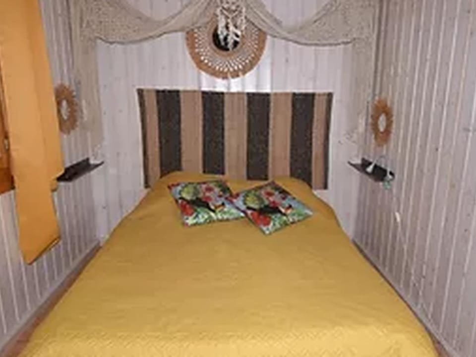 Chalet cosy avec clim - 2 pers. - API-1-52-2805 Campground/ 
RV Resort in Provence-Alpes-Côte d'Azur