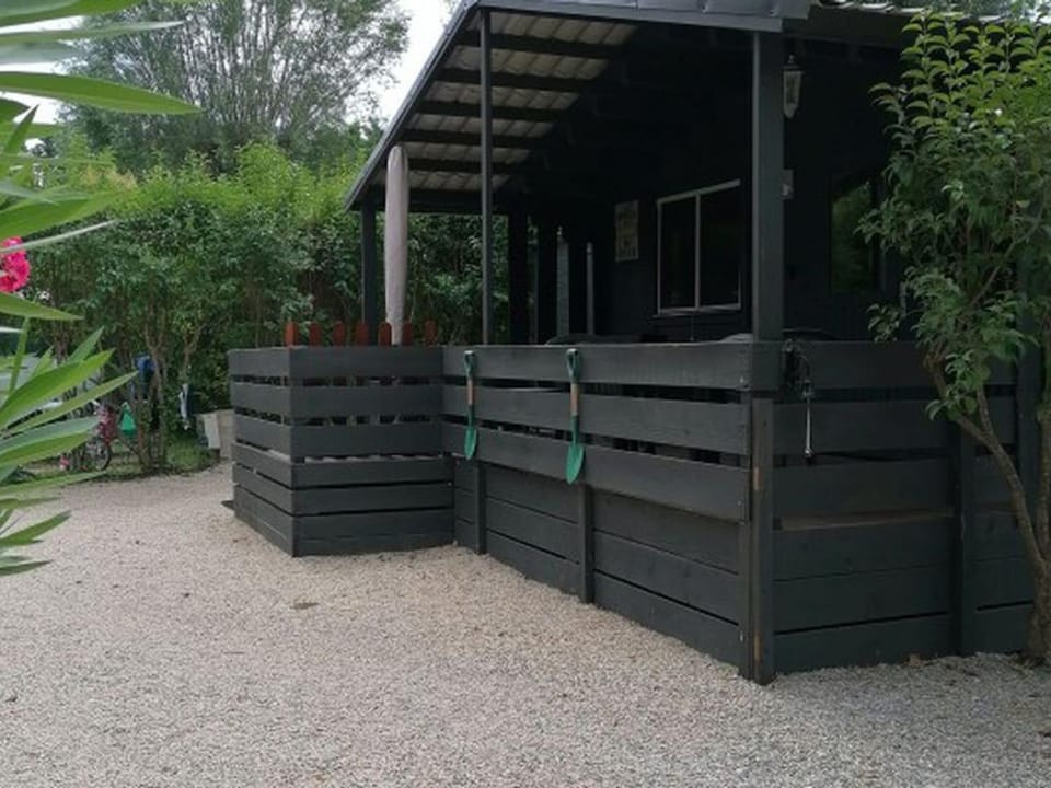 Chalet climatisé animaux admis - 5 pers. - API-1-52-2820 Campground/ 
RV Resort in Provence-Alpes-Côte d'Azur