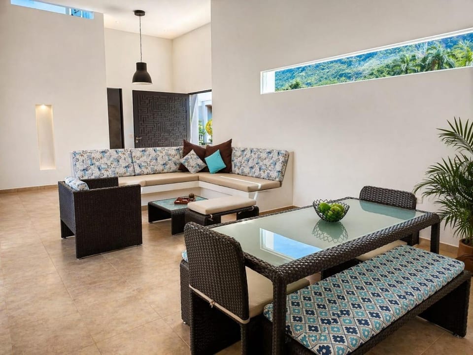 Communal lounge/ TV room, TV and multimedia, Living room