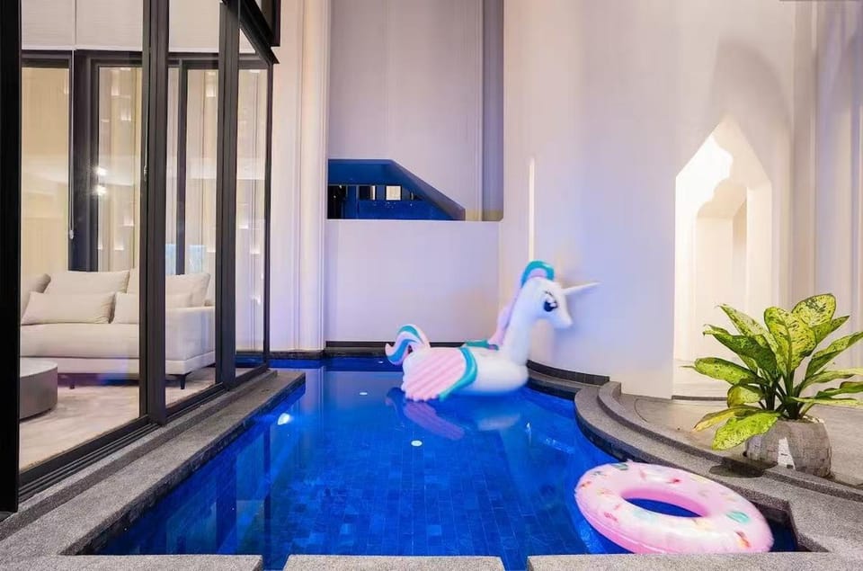 Pool view, Swimming pool