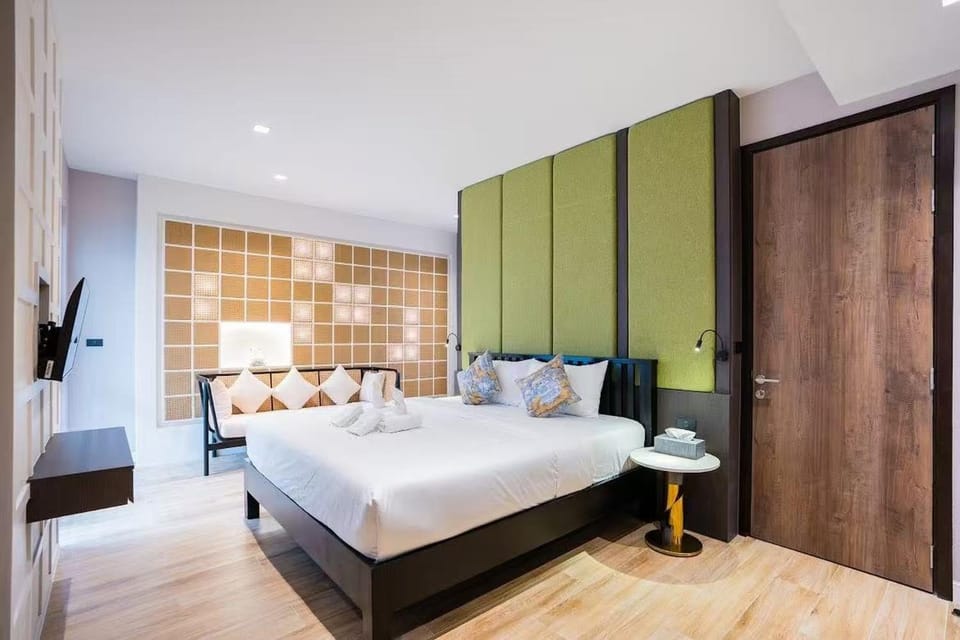 Bed, Photo of the whole room, Bedroom