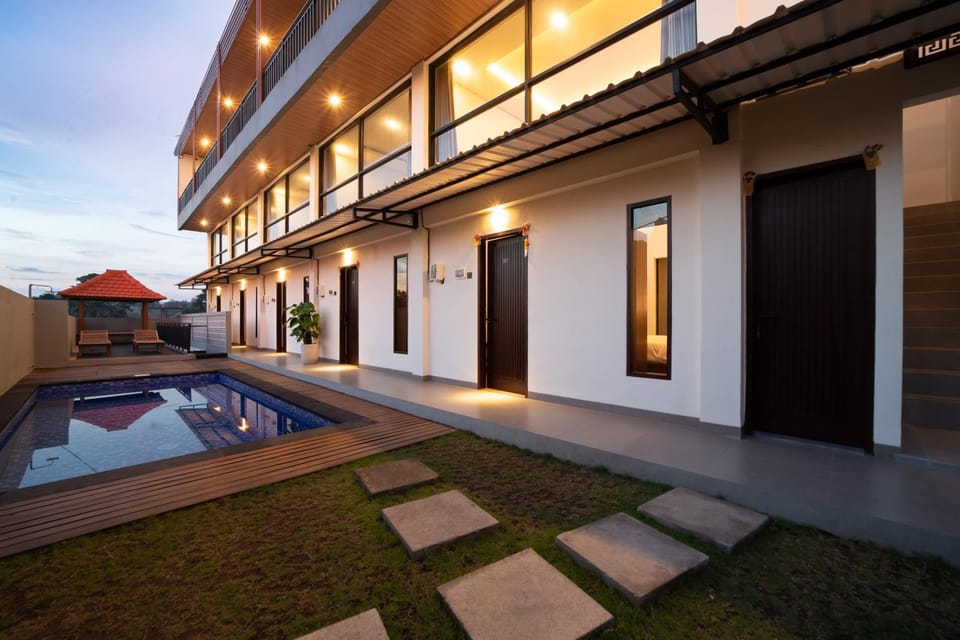 Property building, Swimming pool