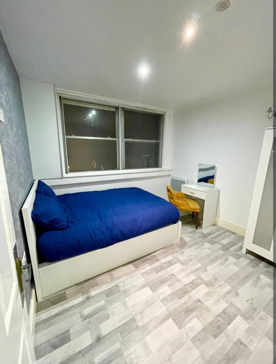 The Cute Corner Apartment in Croydon