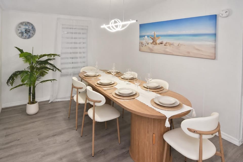 Book A Paradise with Jacuzzi, BBQ & Paddleboards House in Iona