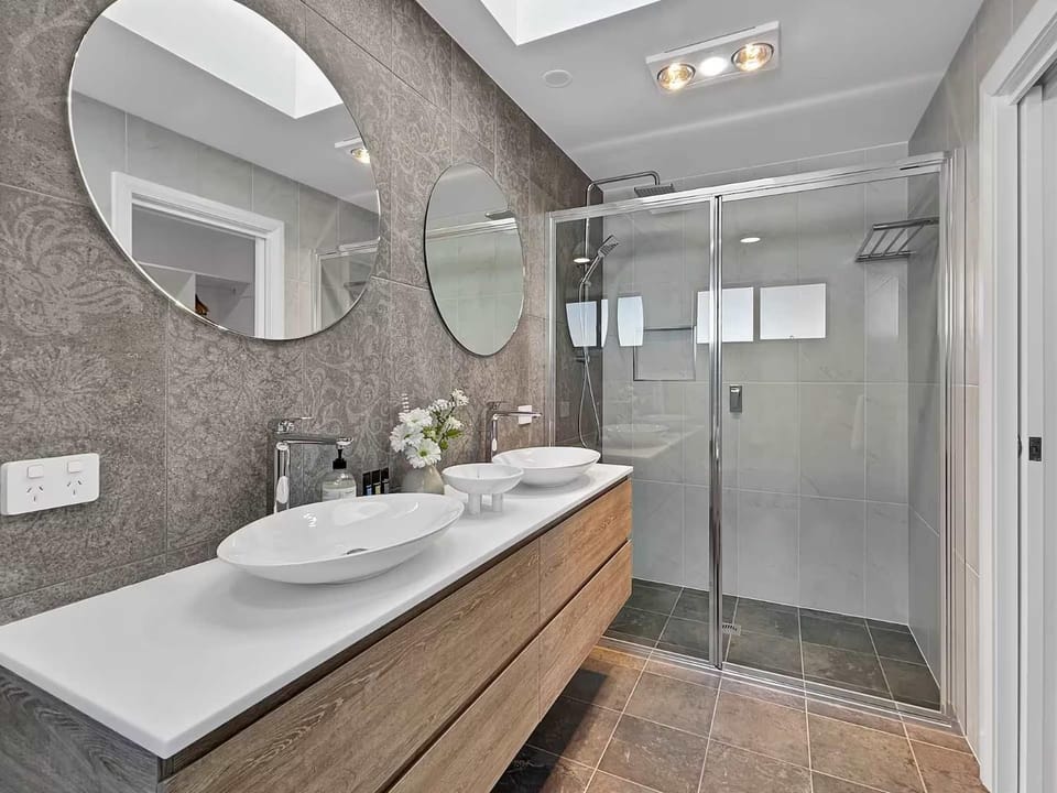 Shower, Bathroom, towels