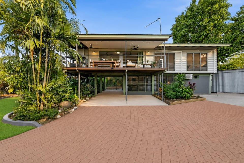Property building, Balcony/Terrace