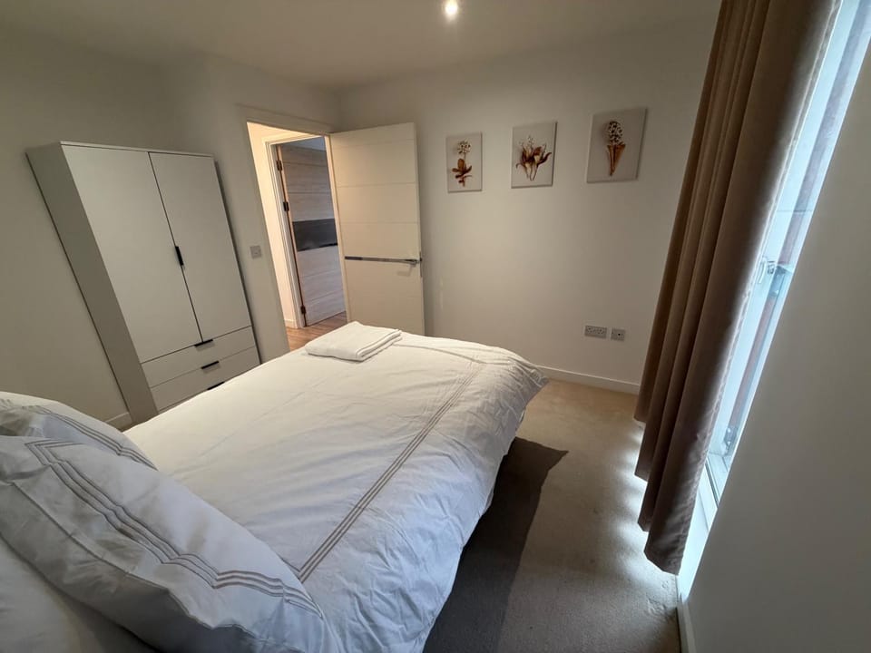 Bed, Bedroom, wardrobe