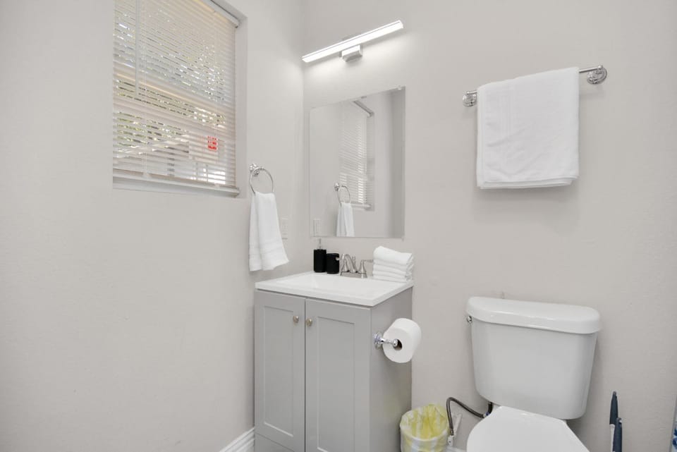 The Yellow Door Retreat Apartment in Houston