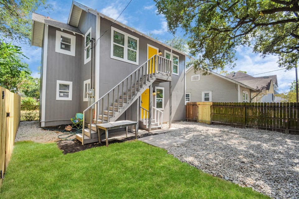 The Yellow Door Retreat Apartment in Houston