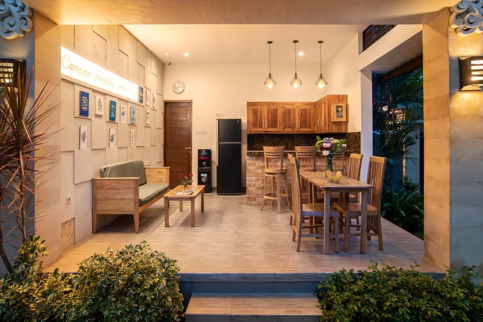 Kitchen or kitchenette, Living room, Dining area