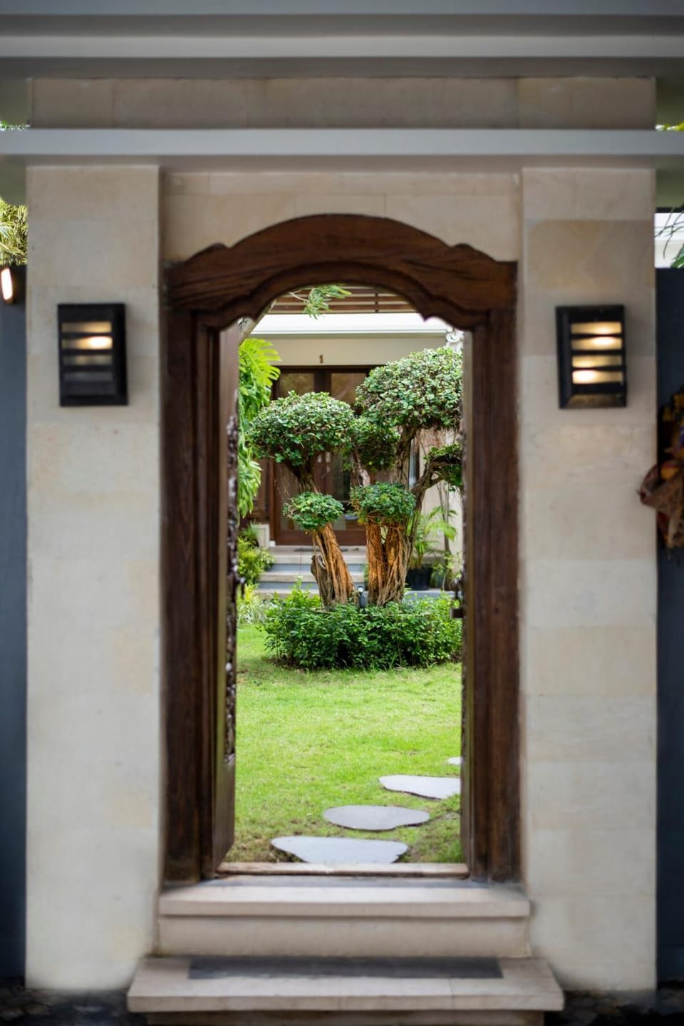 Facade/entrance