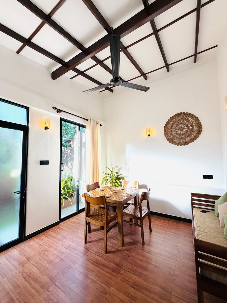 Earthora Escape House in Southern Province