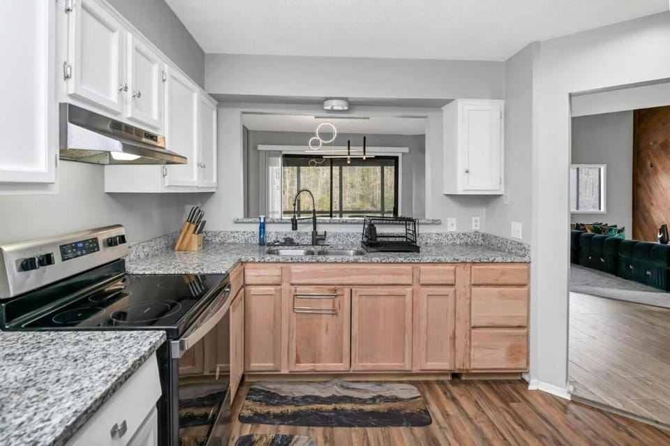 Lakeside Oasis Fort Jackson Family Retreat Villa in Columbia