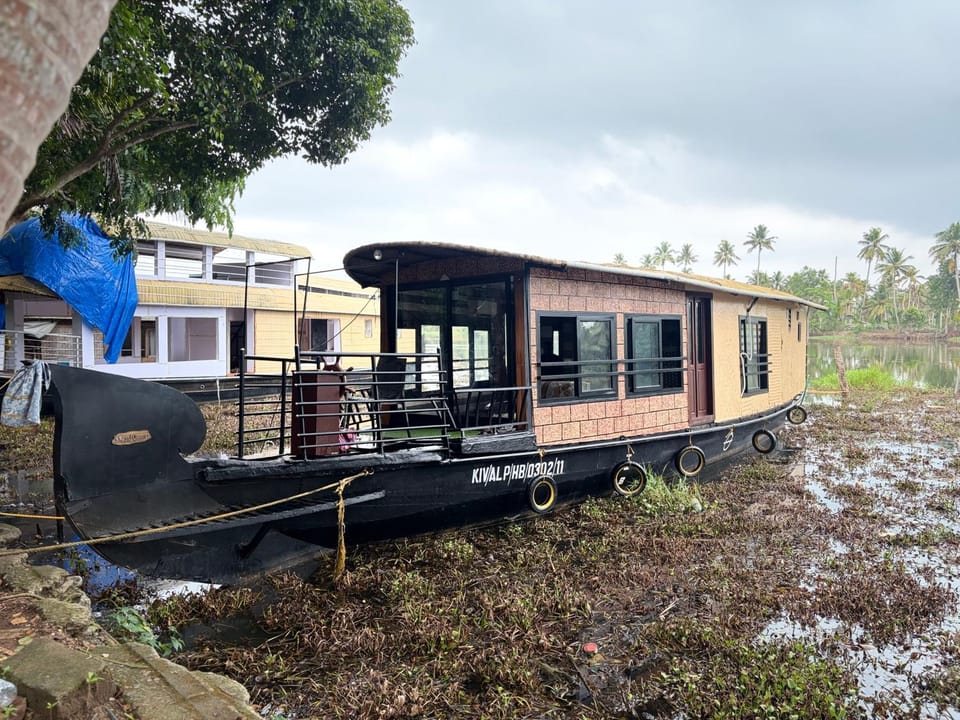 Skylark houseboats Docked boat in Kumarakom