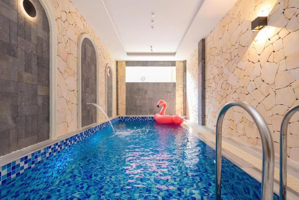 Pool view, Swimming pool
