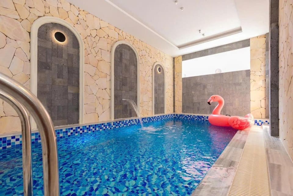 Pool view, Swimming pool