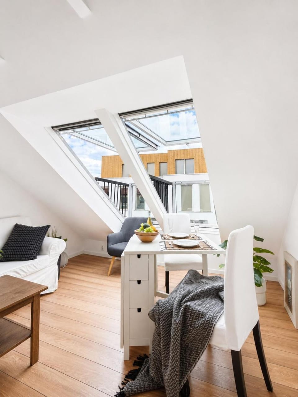 Living room, Seating area, Dining area