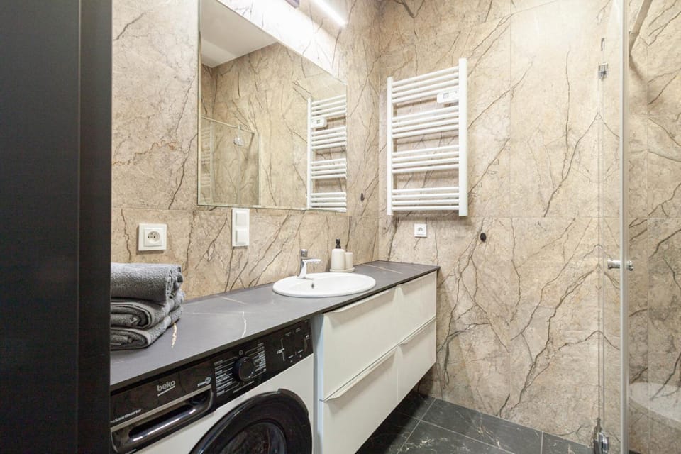 Shower, Bathroom, towels, washing machine, dryer