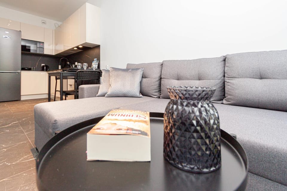 Communal lounge/ TV room, Kitchen or kitchenette, Living room