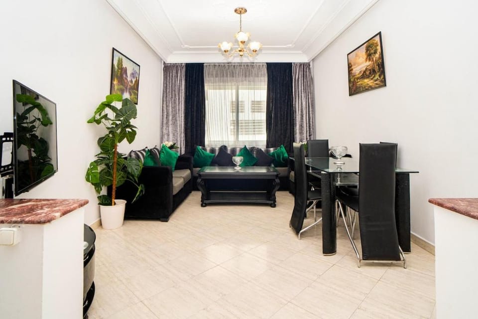 Comfortable and Downtown, 1min to beach Apartment in Tangier