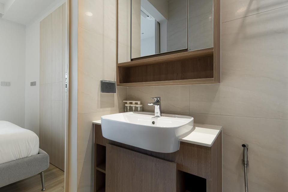 Bathroom, towels