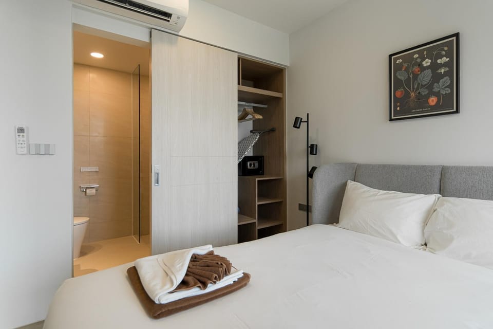 Bed, Bedroom, towels, wardrobe