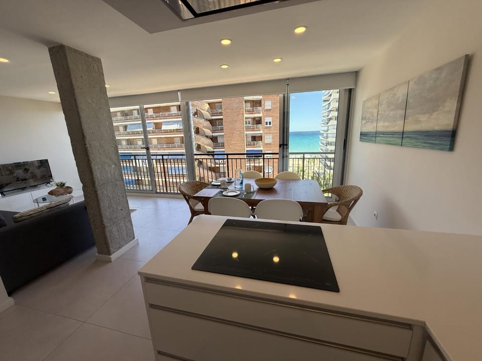 Kitchen or kitchenette, Sea view