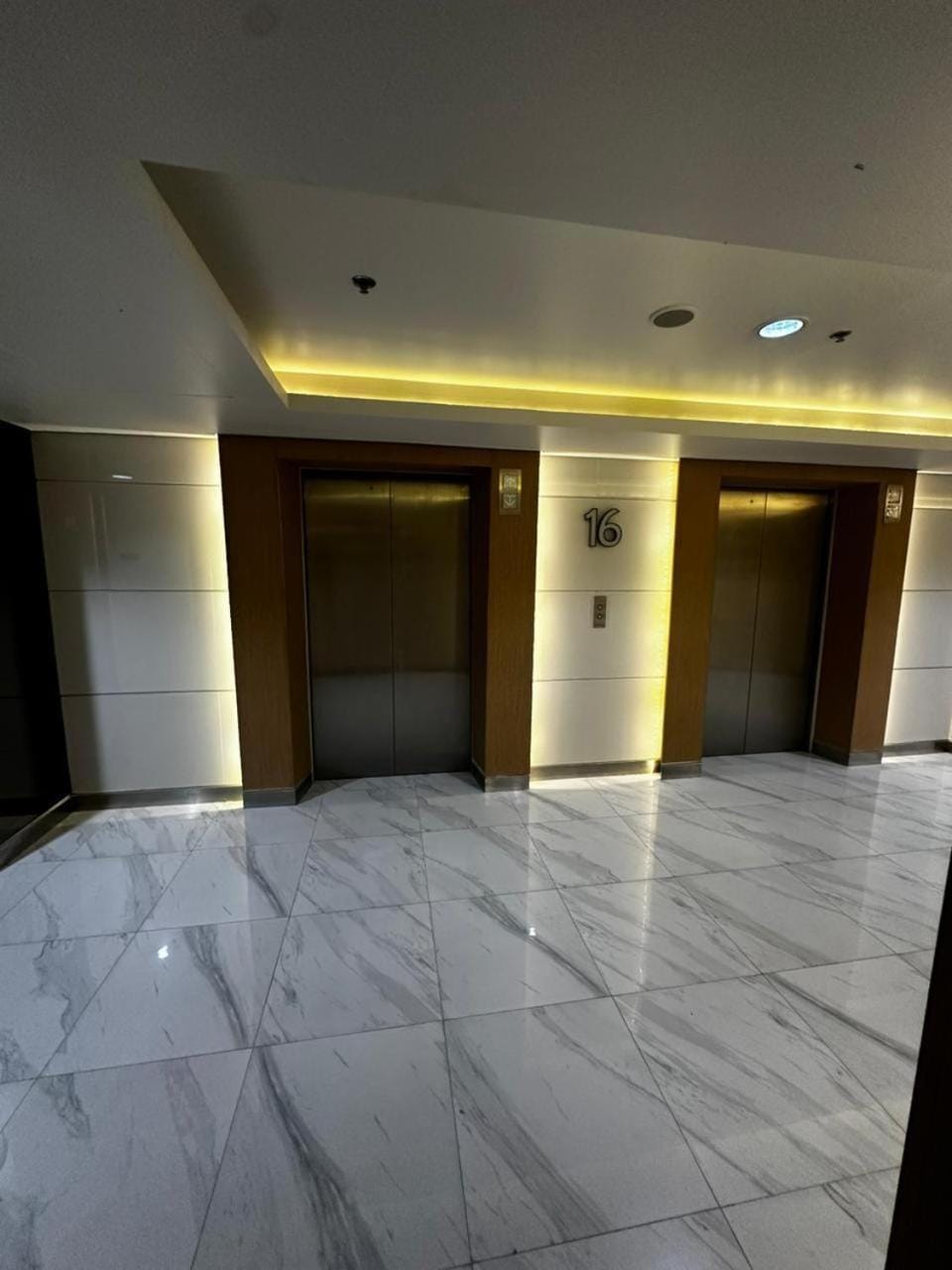Near Airport Malls Shore 3 Apartment in Pasay
