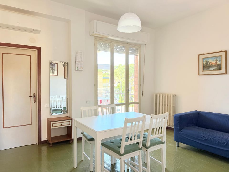 M464 - Marcelli, trilocale con terrazzo a 150m dal mare Apartment in Marcelli