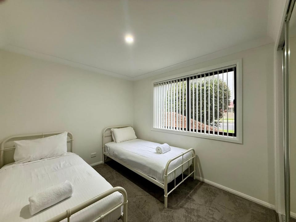 Stylish South Tamworth Apartment Close to CBD House in Tamworth
