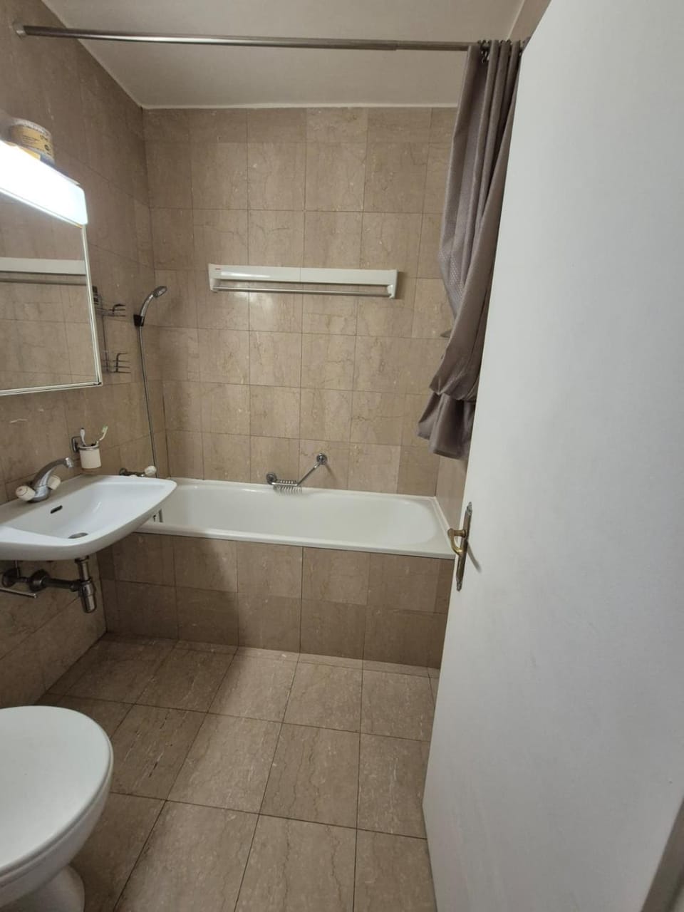 Shower, Toilet, Bathroom, Bath, towels