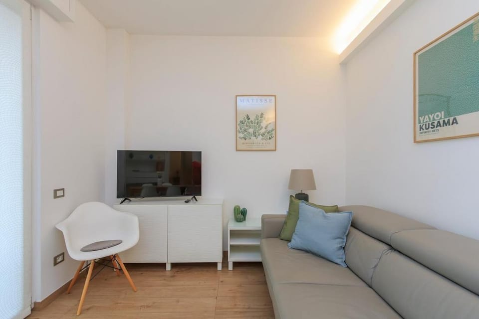 Xenia Milano - 2 room apt in Viale Romagna 22 Apartment in Milan