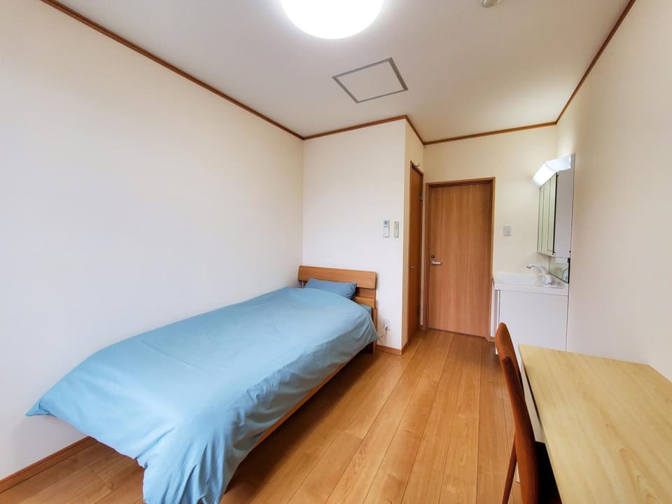 Photo of the whole room, Bedroom, Guests