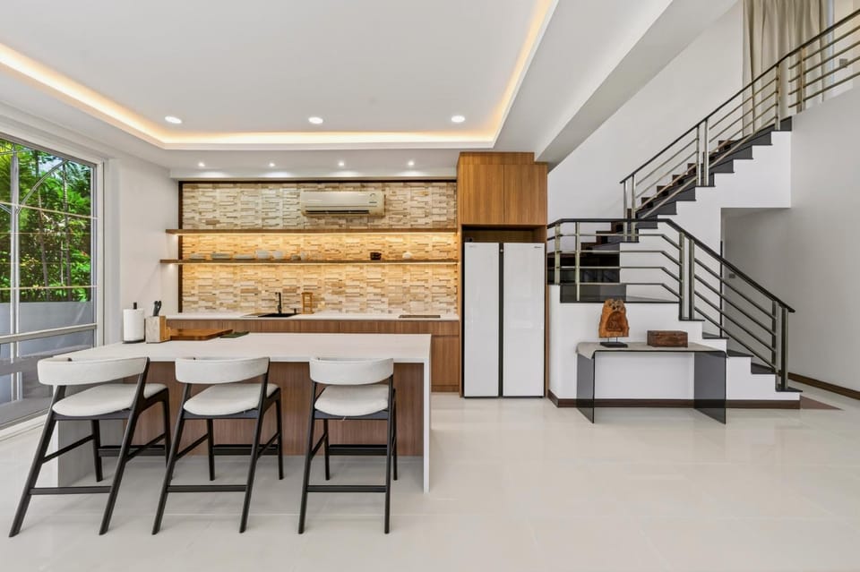 Kitchen or kitchenette, Dining area, Communal kitchen, kitchen