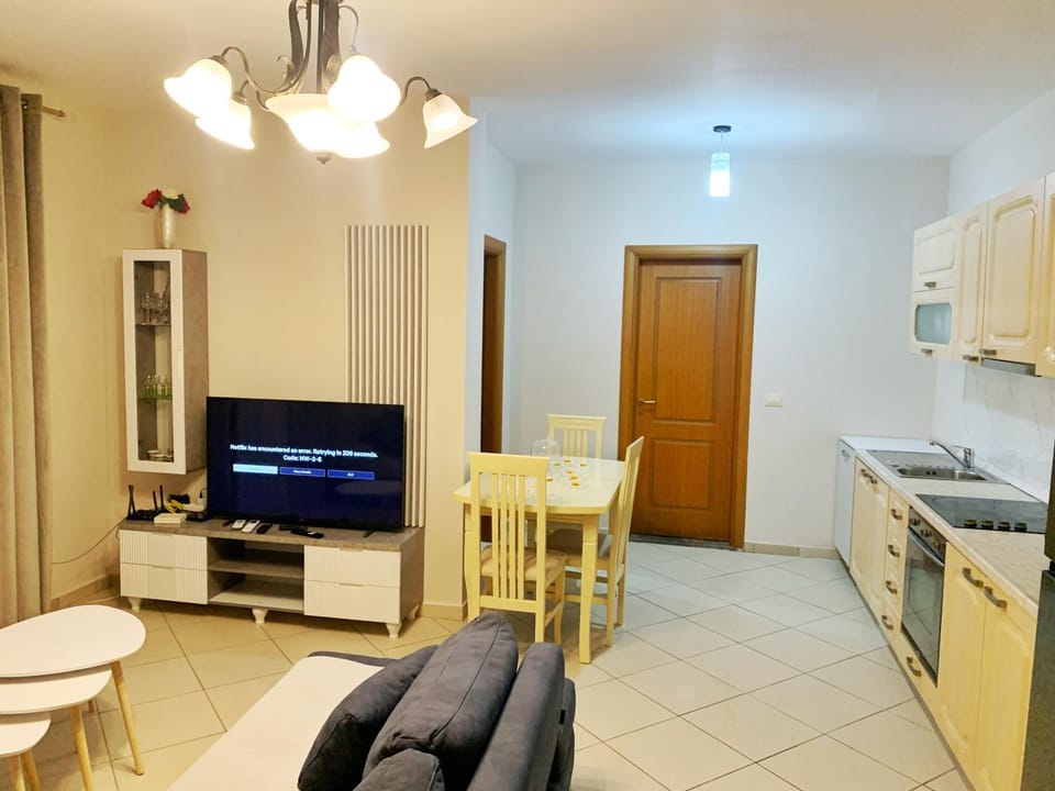 TV and multimedia, Kitchen or kitchenette, Living room, Seating area, Dining area, minibar