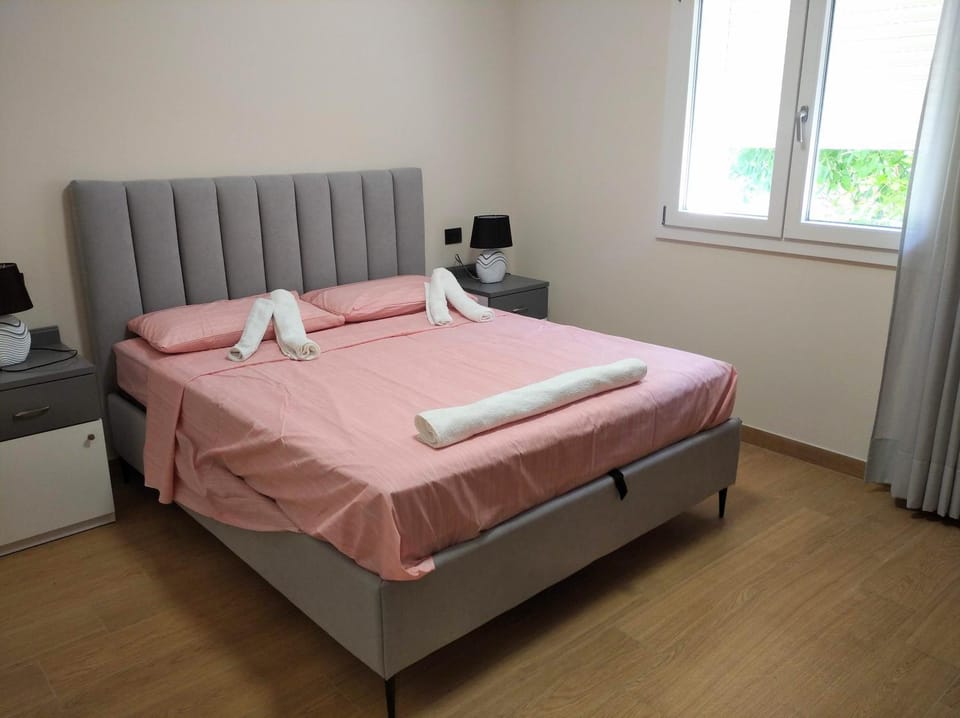 Bedroom, furniture