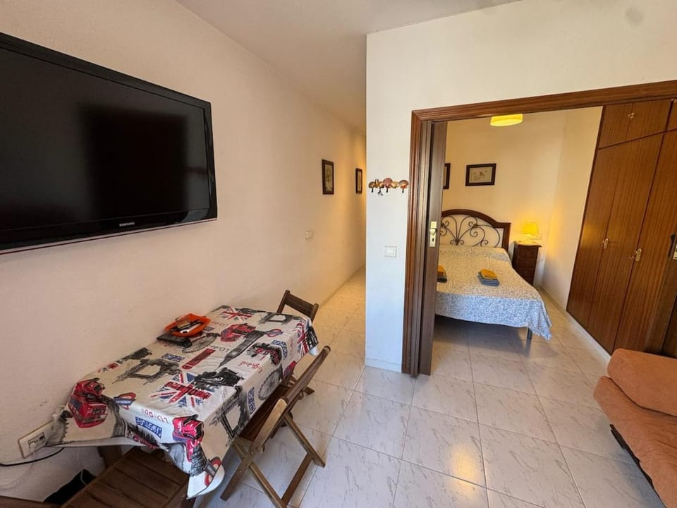 TV and multimedia, Living room, Lounge or bar