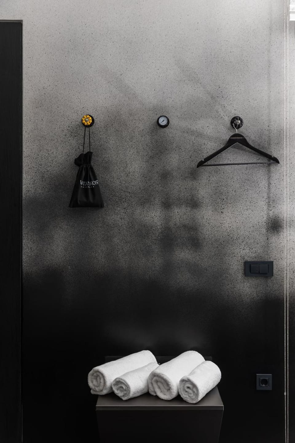 towels, wardrobe