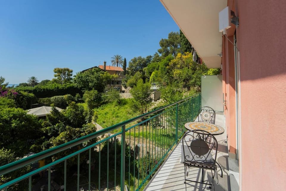 Property building, Balcony/Terrace
