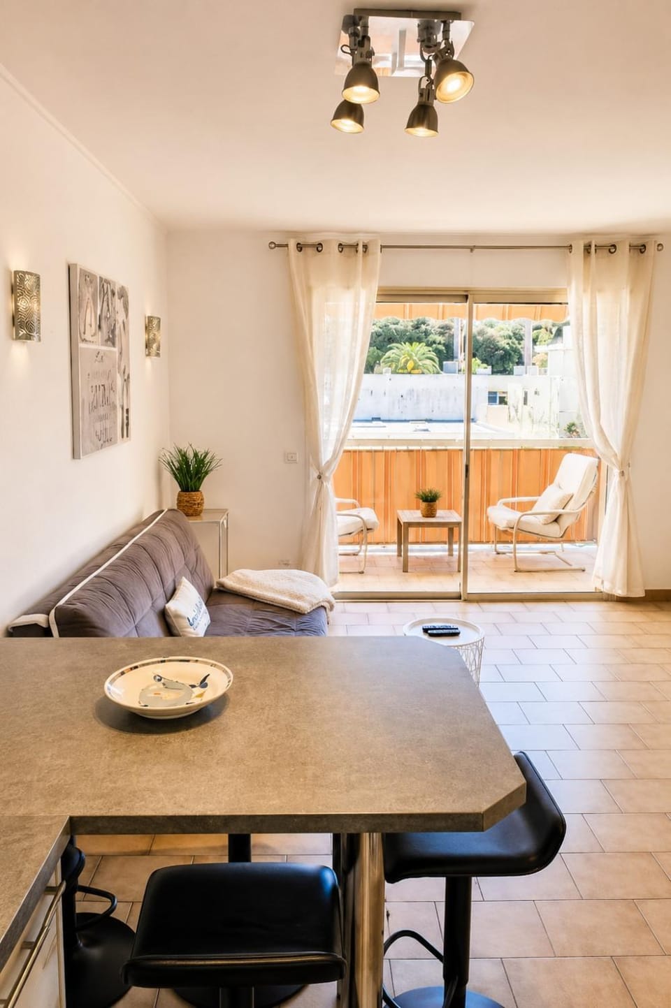 Escale Eucalyptus - Pool & Private Parking Apartment in Antibes