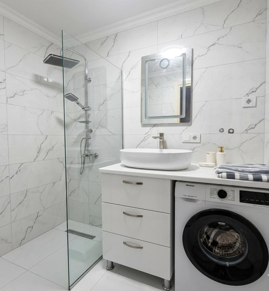 Shower, Bathroom