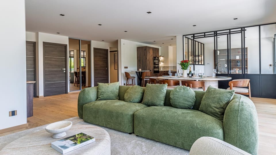 TV and multimedia, Living room, Dining area