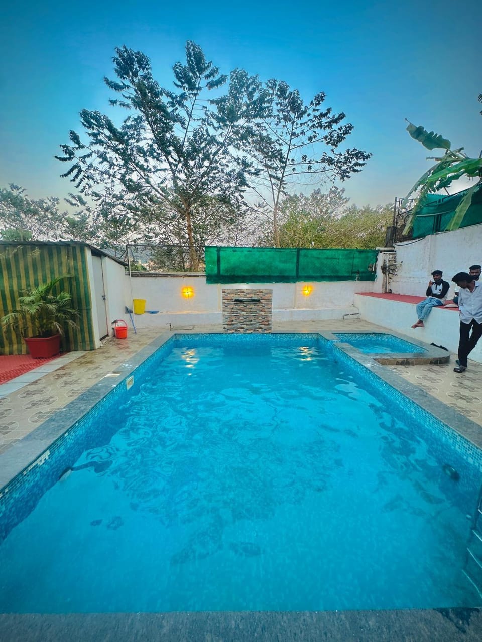 Swimming pool