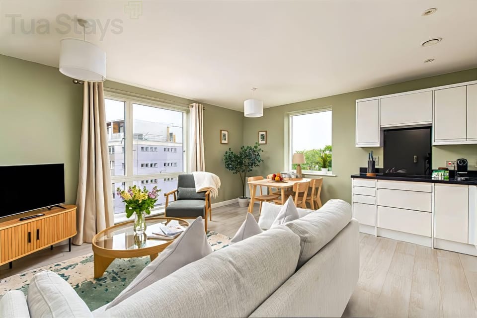 TV and multimedia, Kitchen or kitchenette, Living room, Seating area, Dining area, Evening entertainment
