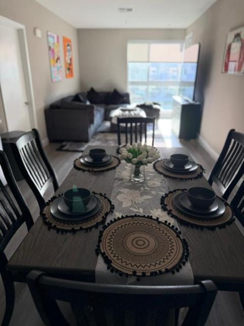 West Hollywood Skyline 2 BD Suite with FREE PARKING Apartment in West Hollywood