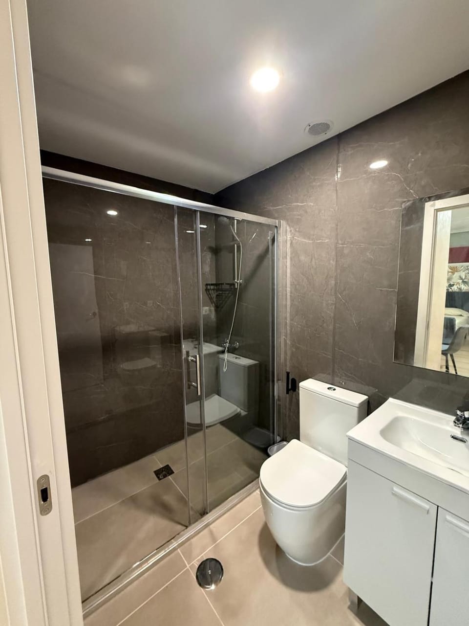 Multi Hostal BM 71 Bed and Breakfast in Madrid