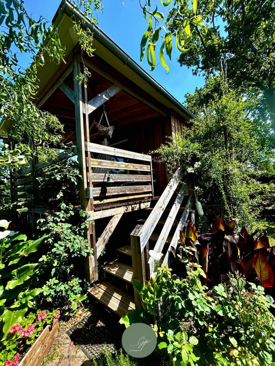 CHALET SUR PILOTIS - 4 personnes - CLIMATISÉ- PISCINE- PROCHE PLAGE Chalet in Arès